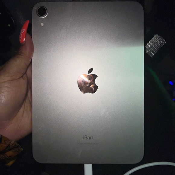 iPad Mini 64gb (Rose Gold) - Picture 3 of 4